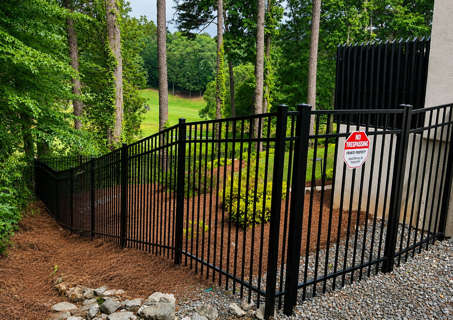 3-rail smooth top aluminum fencing with walk gate