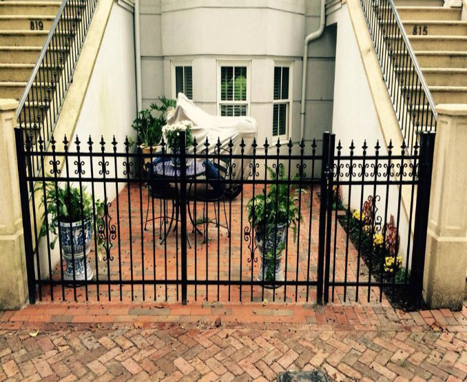 3-rail Spear Top Aluminum Fencing with Finials and Butterfly Brackets